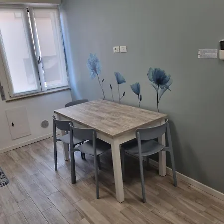Blue House - San Massimo Apartment